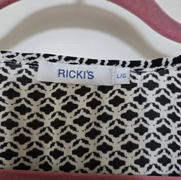 Ricki's Top - Picture 2 of 5